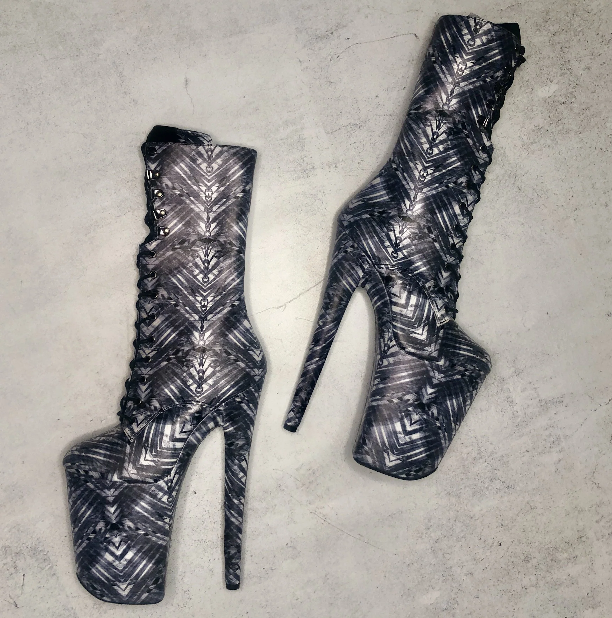 Cult Boot - 9 INCH - Image 4